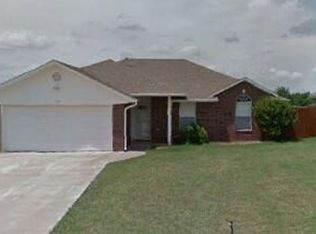 305 E Seminole St, Geronimo, OK 73543