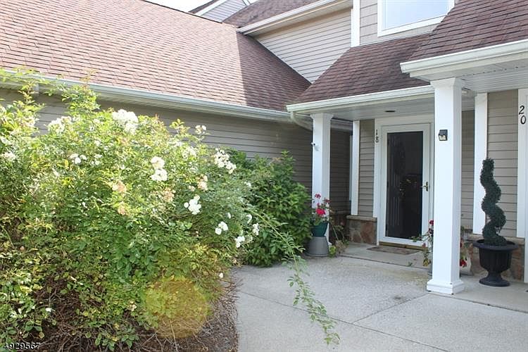 1st image of 18 Bourne Cir #1103