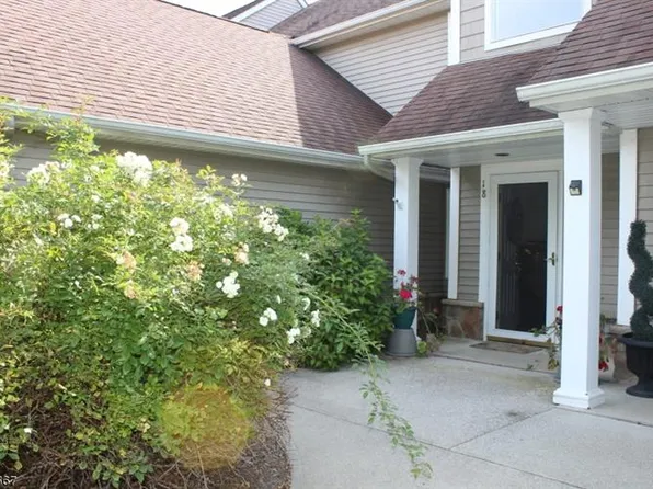 18 Bourne Cir #1103, Hamburg, NJ 07419