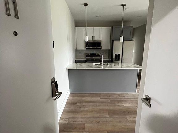 5th image of 2105 Germantown Ave #D