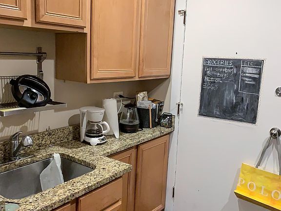 3rd image of 1456 W Winnemac Ave #2N