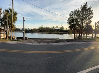 1016 Riverside Dr SE, Steinhatchee, FL 32359