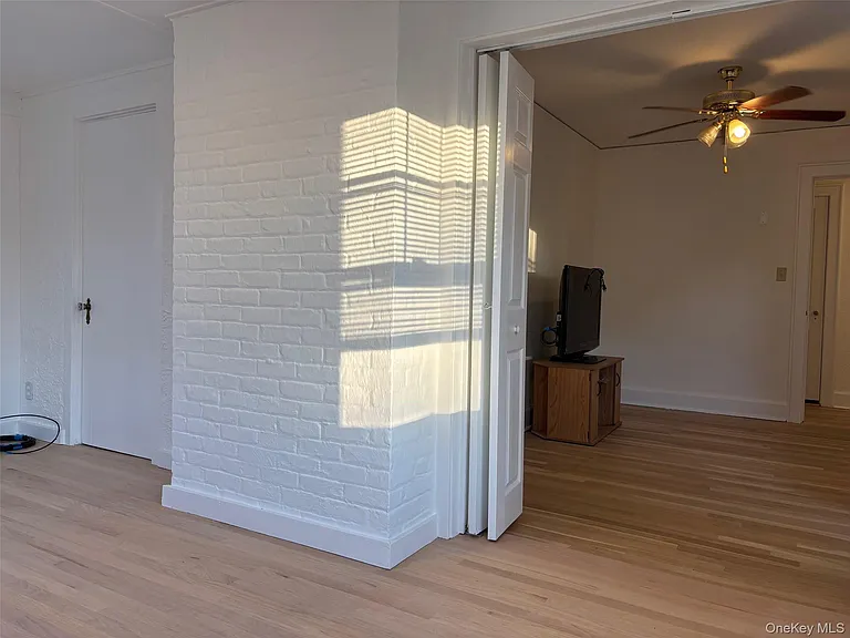 82 Putnam Ave — Photo 31