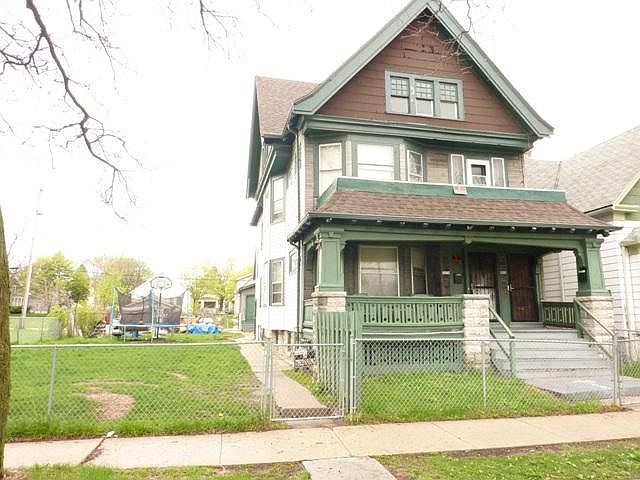 2nd image of 3171 N 12th St #3173