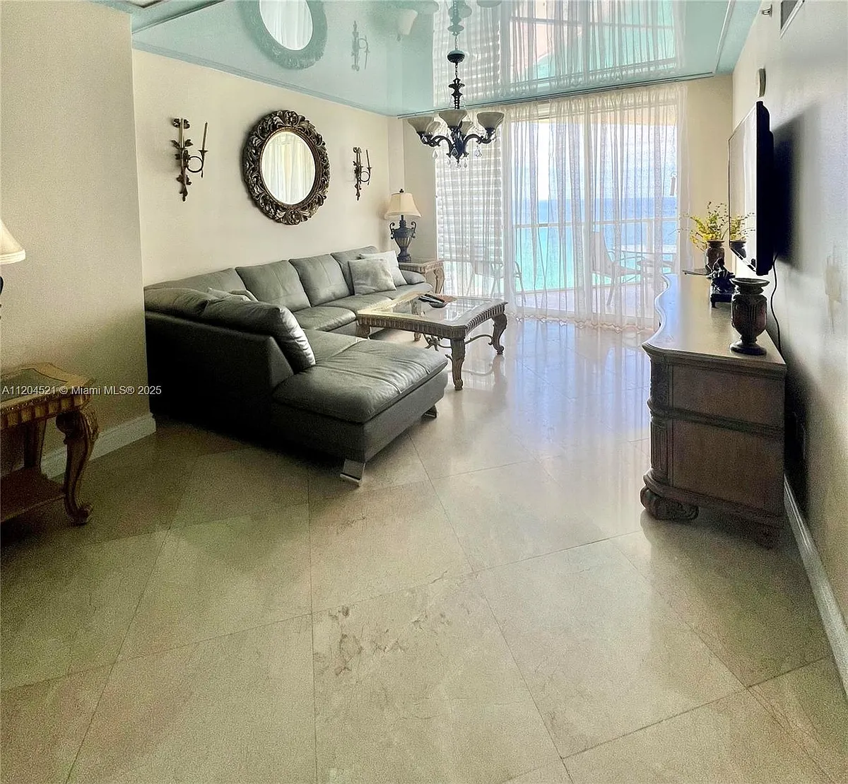 Building Photo - 16699 Collins Ave #2704