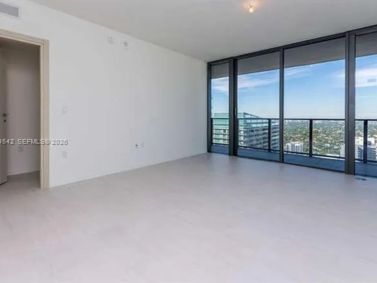 1000 Brickell Plz #CU-4104 — Photo 8