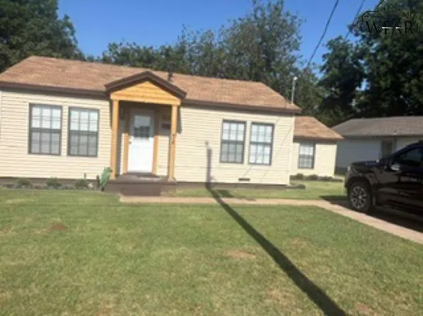 520 Harwell St, Burkburnett, TX 76354
