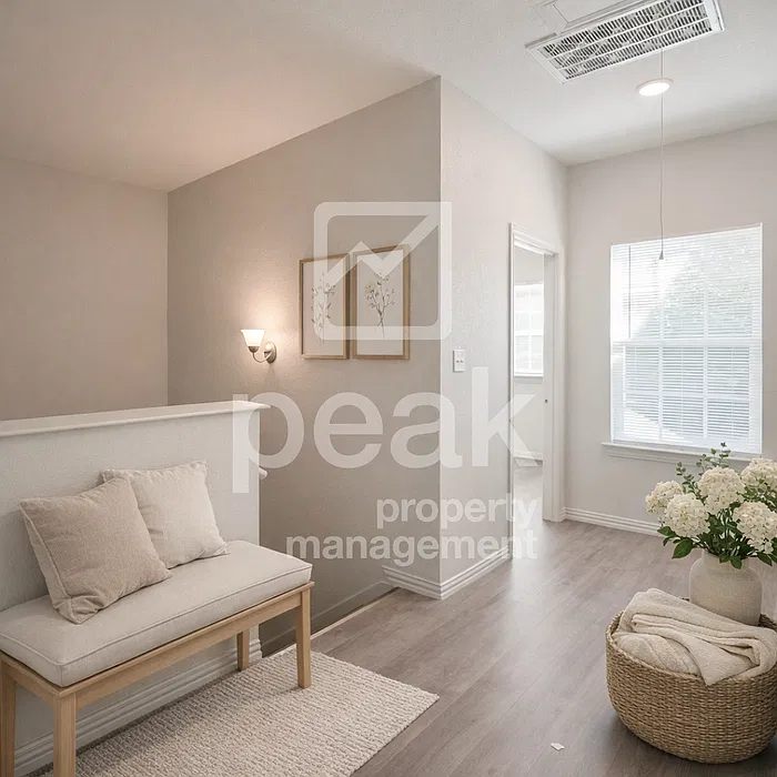 2 bed, 1.5 bath, 930 sqft, $1,600 — Photo 3