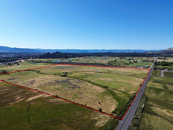 2nd image of N Phoenix Rd #501