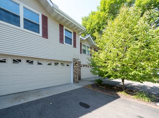 4222 Boulder Ridge Point, Eagan, MN 55122