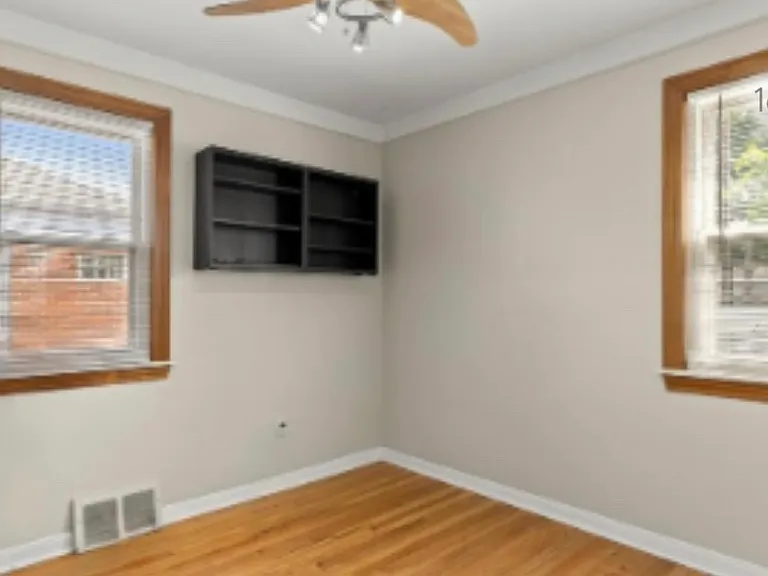 15587 Russell Ave — Photo 13