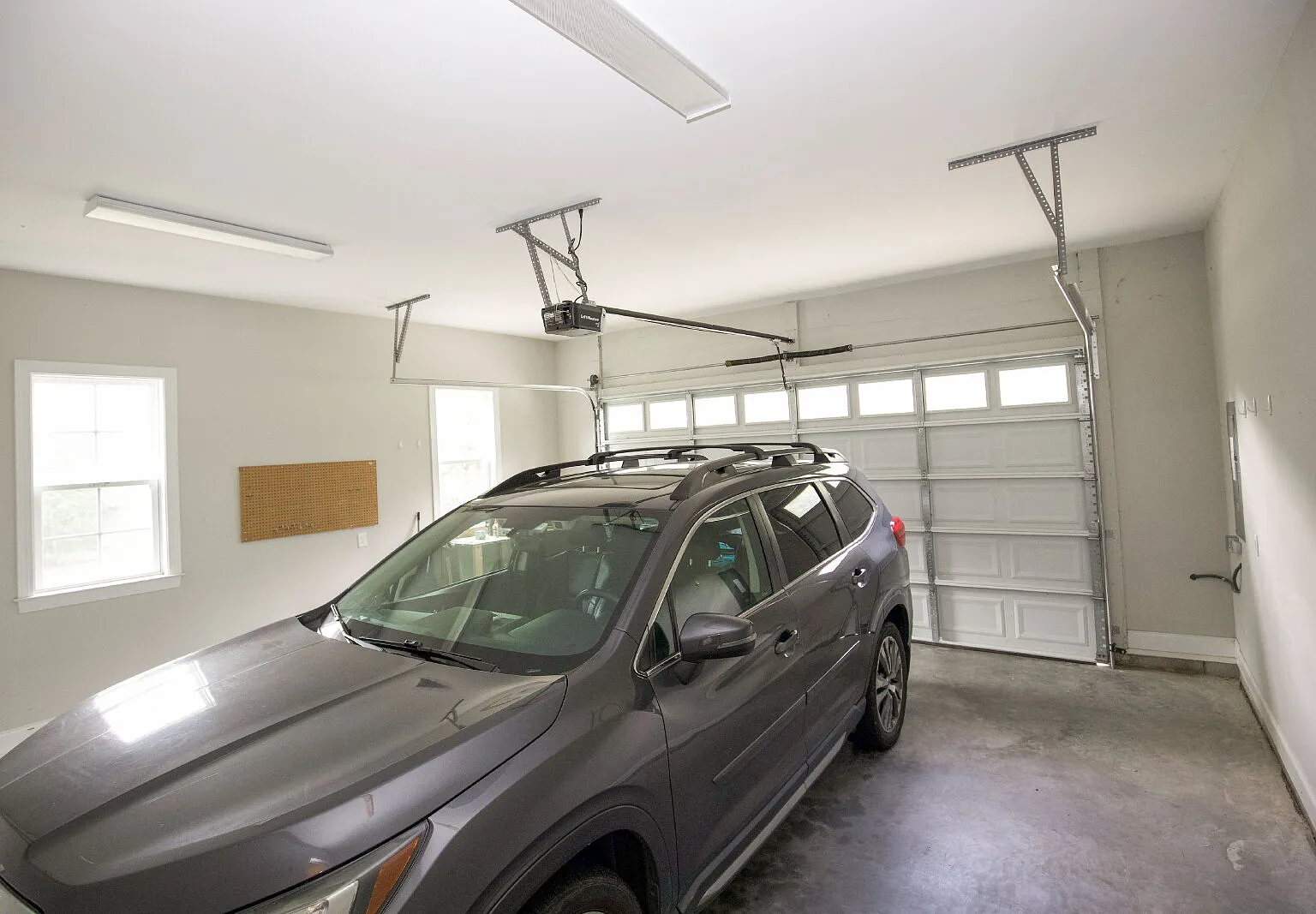 4 bed, 2.5 bath, 2249 sqft, $2,700 — Photo 3