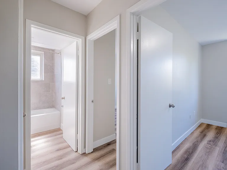 17 Cloverdale Ave #3 — Photo 16