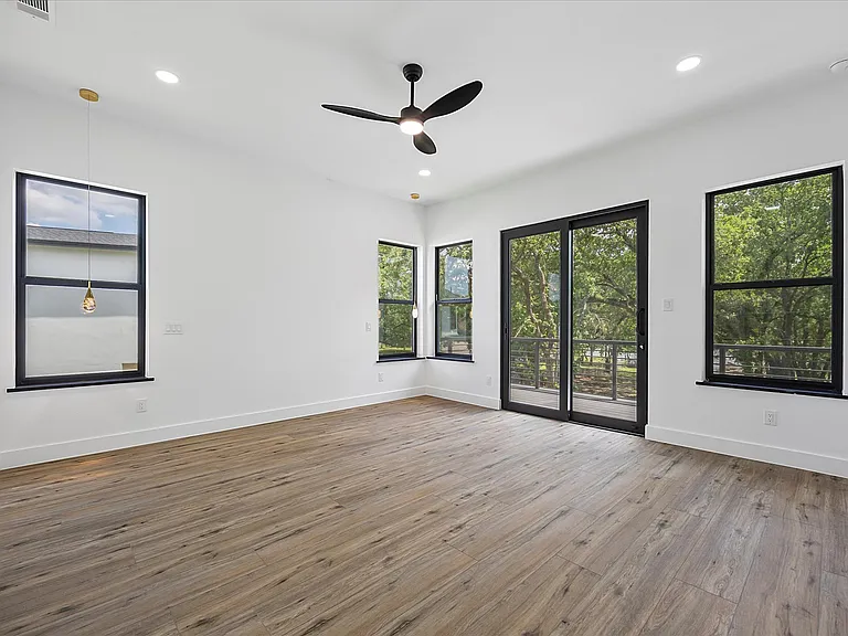 2811 Rodeo Dr — Photo 29