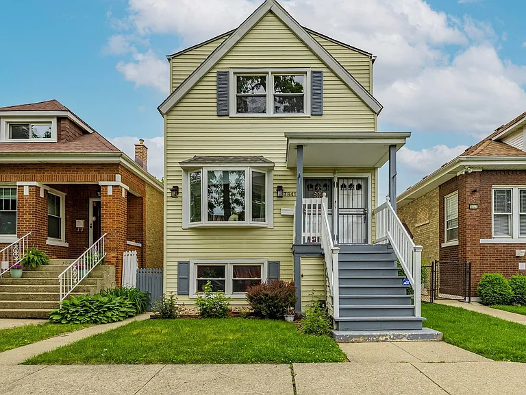 3841 W Eddy St #2 — Photo 1