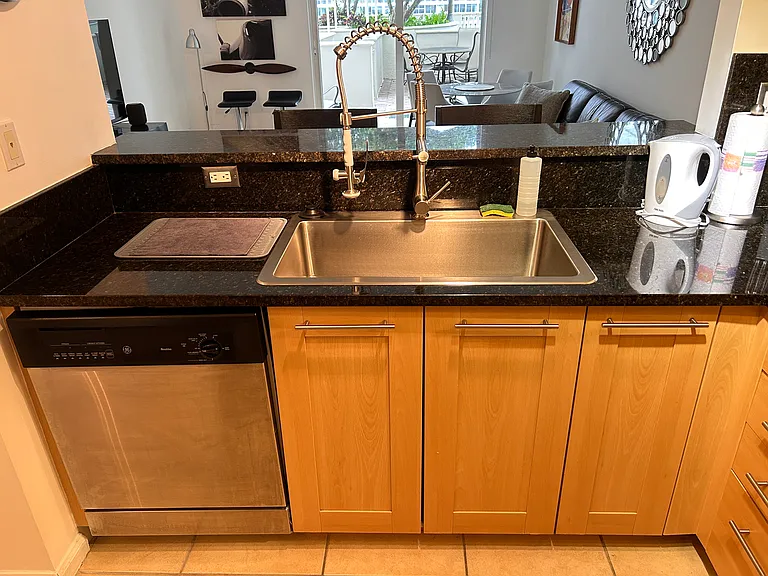 511 SE 5th Ave #620 — Photo 32