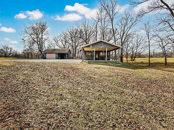 2nd image of 100 Pavilion Rd