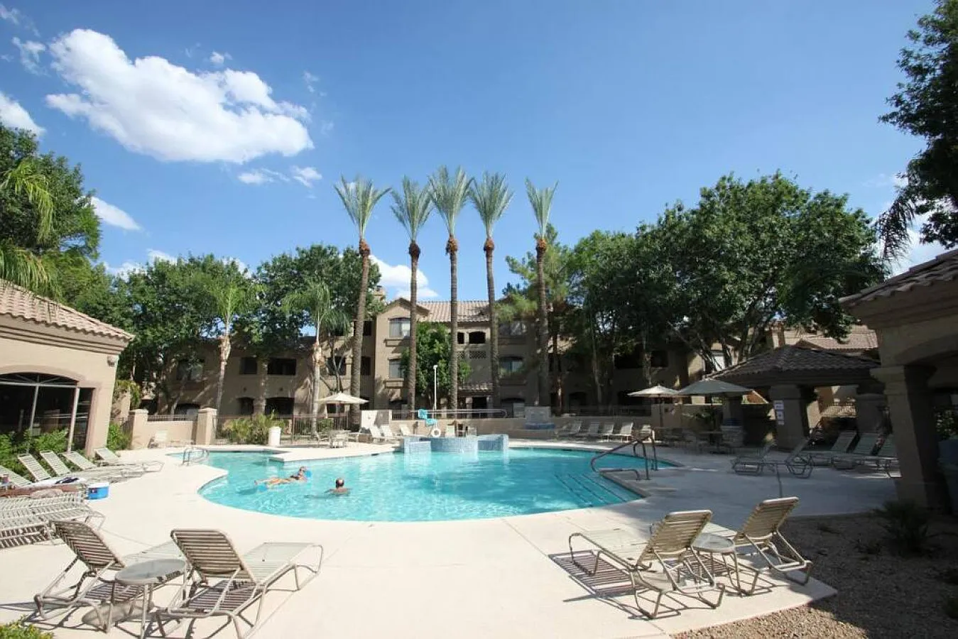 1 bed, 810 sqft, $2,300 — Photo 2