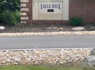 197 Winged Foot Dr, Hazleton, PA 18202