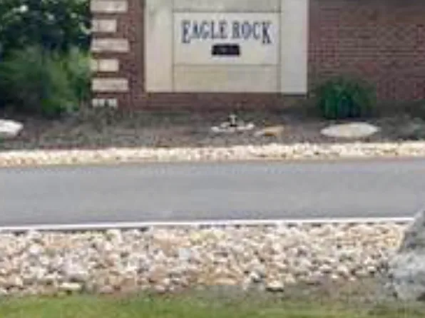 197 Winged Foot Dr, Hazleton, PA 18202