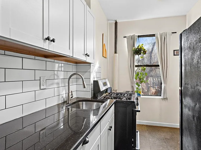 275 Harrison Ave #B4 — Photo 7