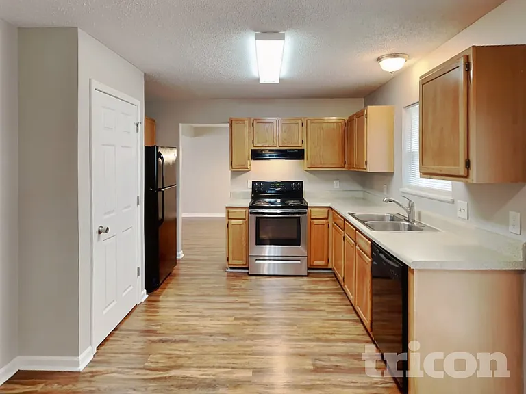 5 Red Thorn Ct — Photo 8
