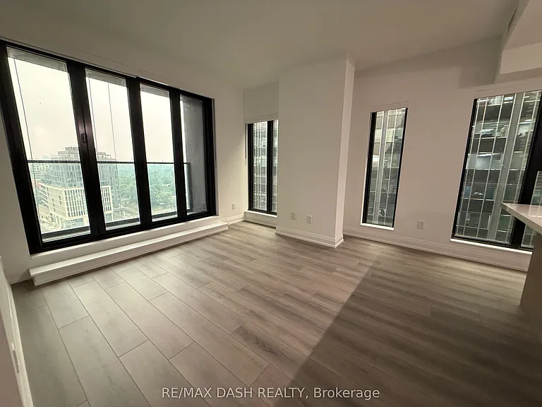 20 Soudan Ave #907 — Photo 21