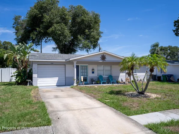 10861 Temple Ave, Seminole, FL 33772