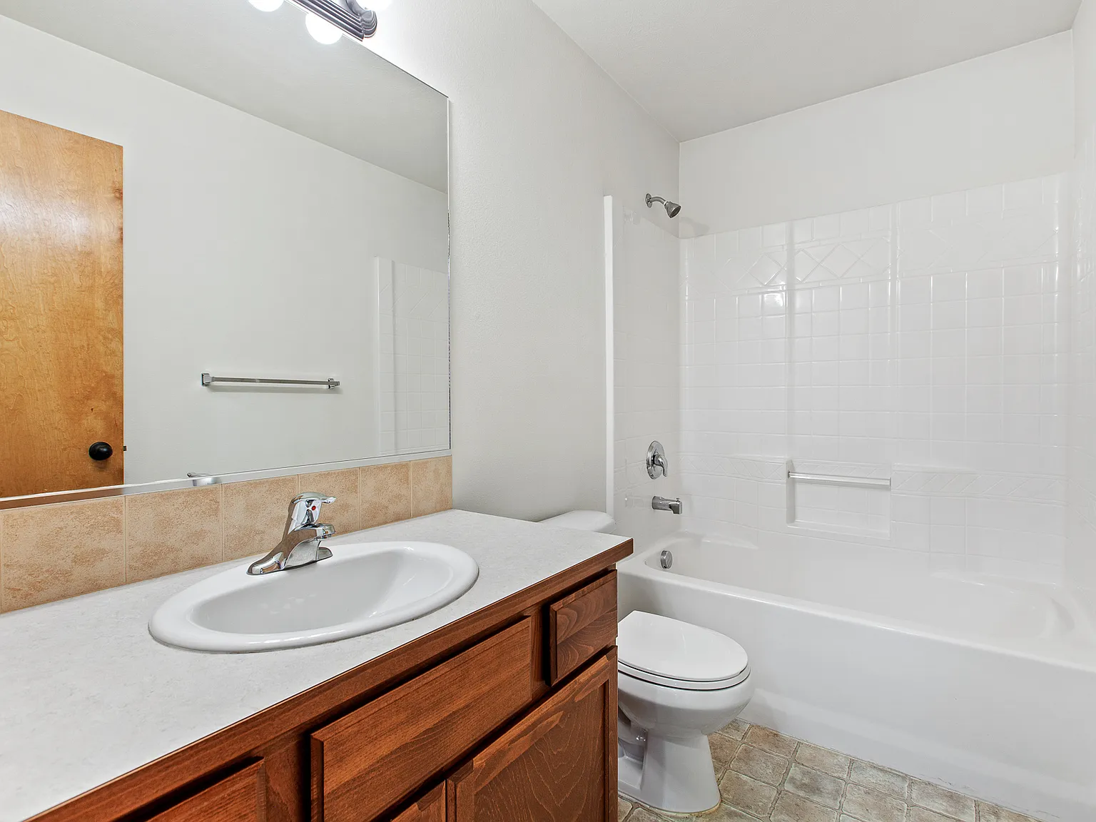 3 bed, 1500 sqft, $2,250 — Photo 2