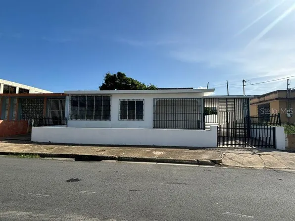 13 Calle Amatista, Arecibo, PR 00612