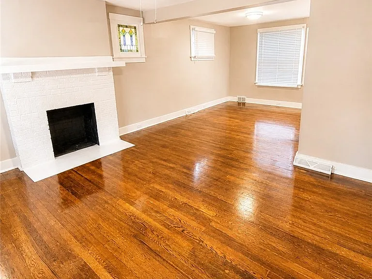 756 Shady Dr E — Photo 2