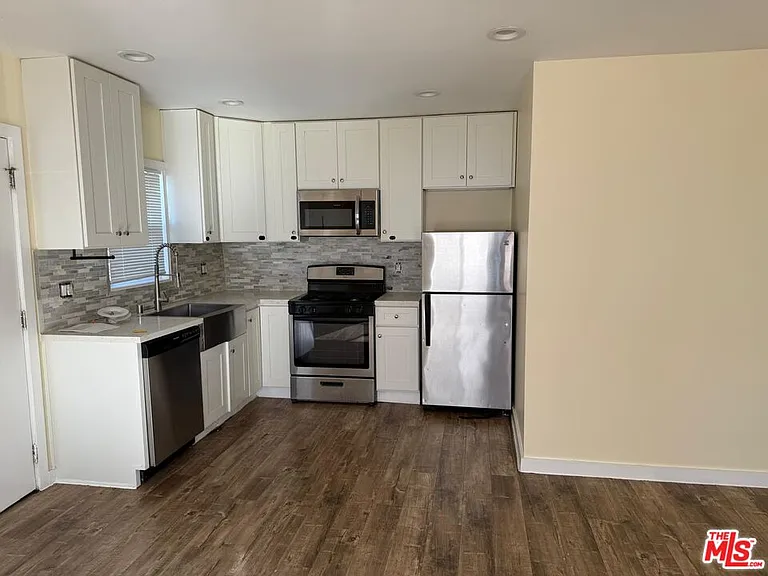 3205 Bartdon Ave — Photo 5