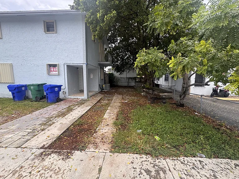 200 SW 20th Ave #2 — Photo 13