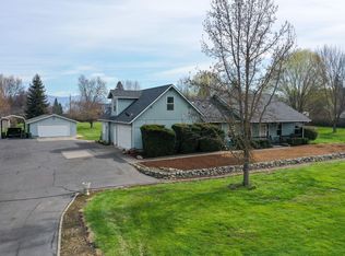 1747 Minear Rd, Medford, OR 97501