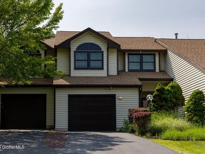 25 Surrey Hill Drive, Latham, NY, 12110