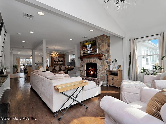 4th image of 41 Josephine St