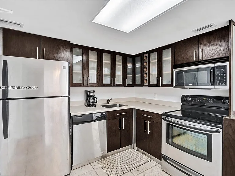 5151 Collins Ave #1035 — Photo 12