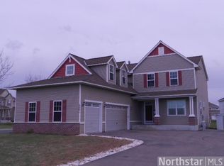 2001 Hackberry Ln, Shakopee, MN 55379