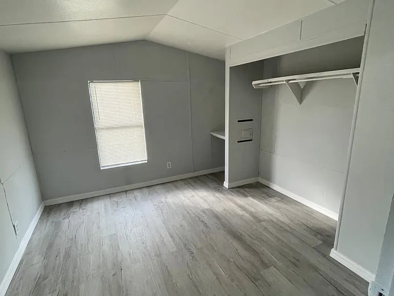 1045 Hickory Ln #8 — Photo 8