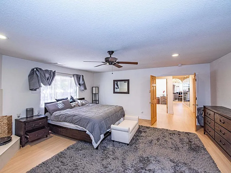 2715 S Centre City Pkwy — Photo 39