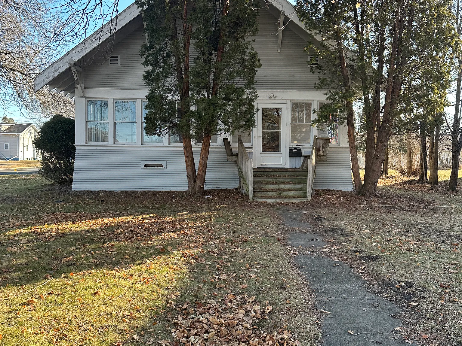 4 bed, $1,425 — Photo 1