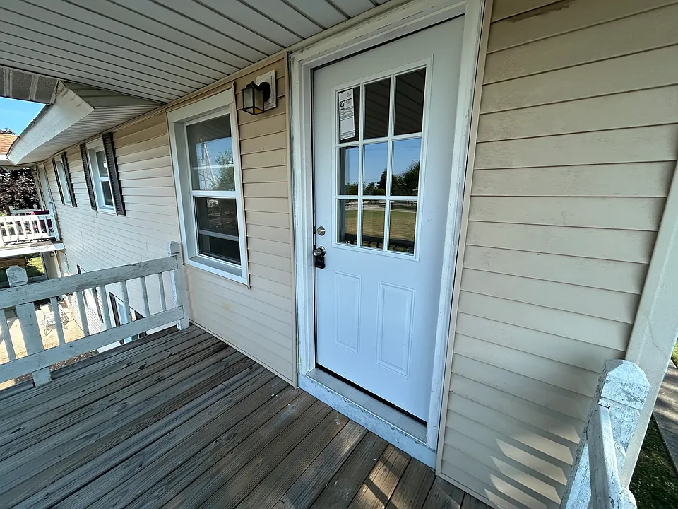 785 S East St #4