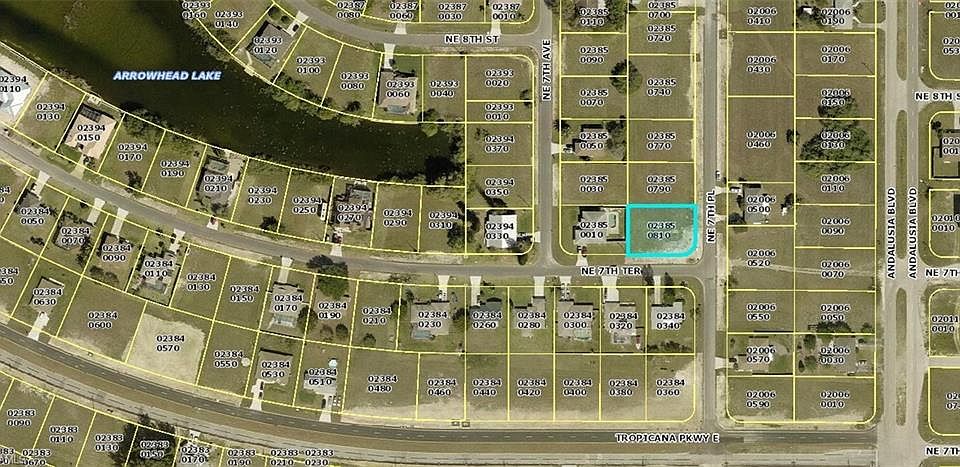 1st image of 738 NE 7th Pl