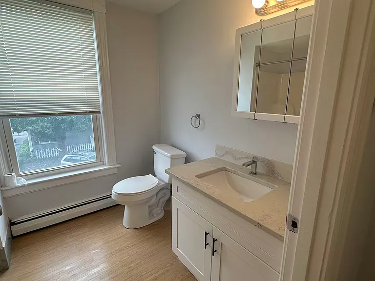 412 Waterman Ave #2L — Photo 5