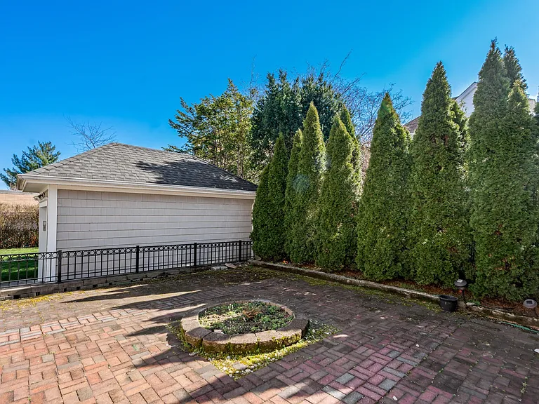 66 Crescent Ave — Photo 28