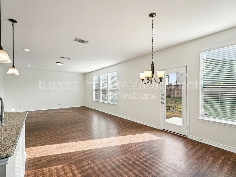 3306 Putnam Flds — Photo 14