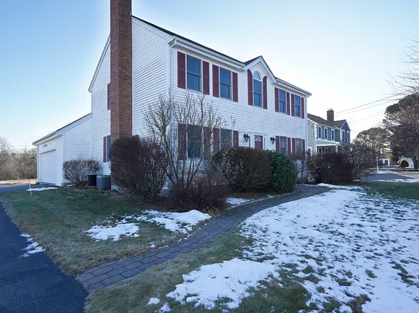 73 Rosemary Rd, North Attleboro, MA 02760