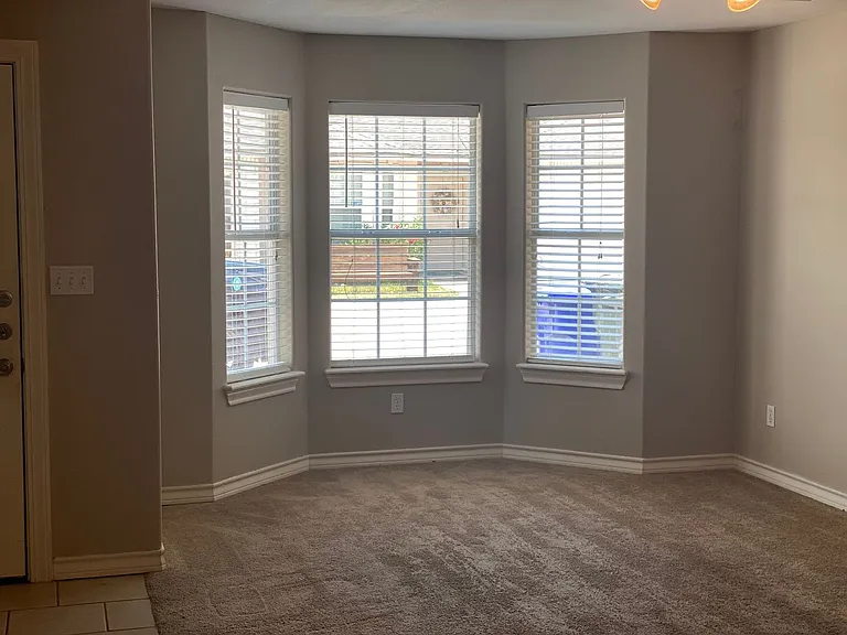 13665 Teague Ln — Photo 2