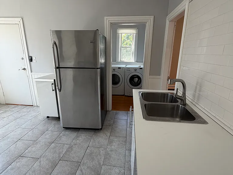 73 Carrington Ave #2 — Photo 20