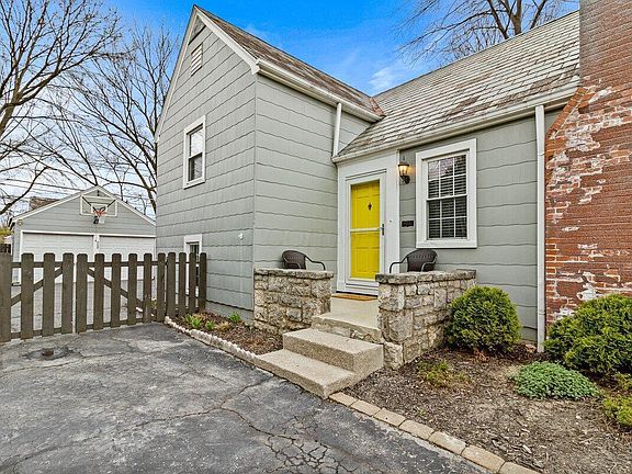 3rd image of 243 N Stanwood Rd